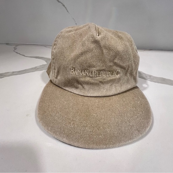 Banana Republic Other - Banana Republic vintage safari hat‎ strapback long bill beige small/medium NWT